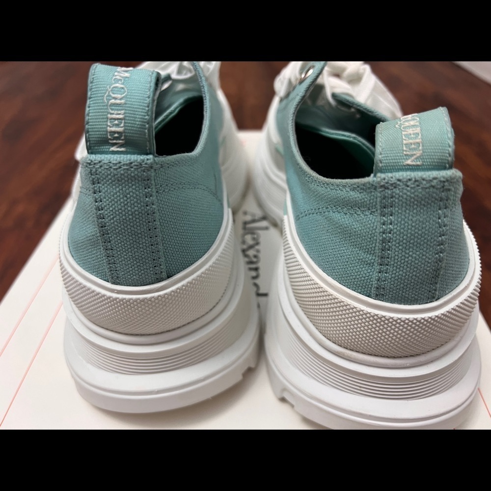 Alexander Mcqueen thread slick lace up sneaker - Picture 12 of 14